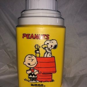 1965 Snoopy & Charlie Brown plastic thermo